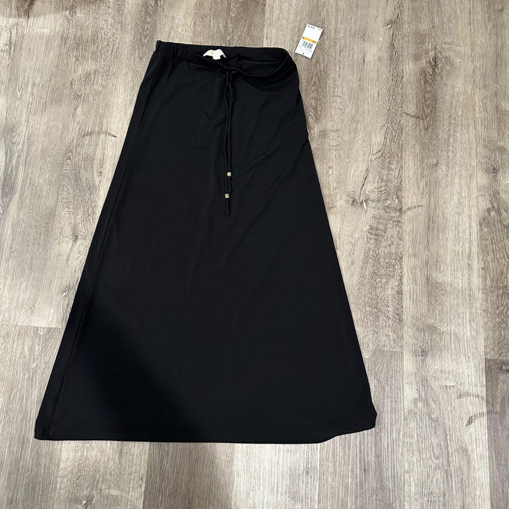 Michael Kors Women’s black maxi skirt in Small